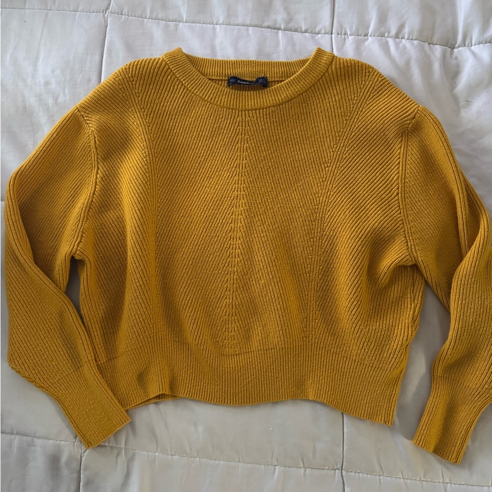 Zara knit Yellow Crew Neck Sweater with Relaxed Fit
